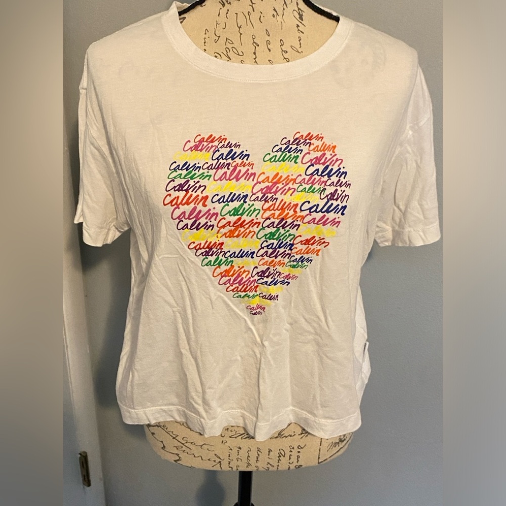 PREOWNED Calvin Klein Crop tee size medium good condition